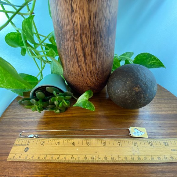 KCB Necklace Helen Keller Quote - Picture 12 of 13